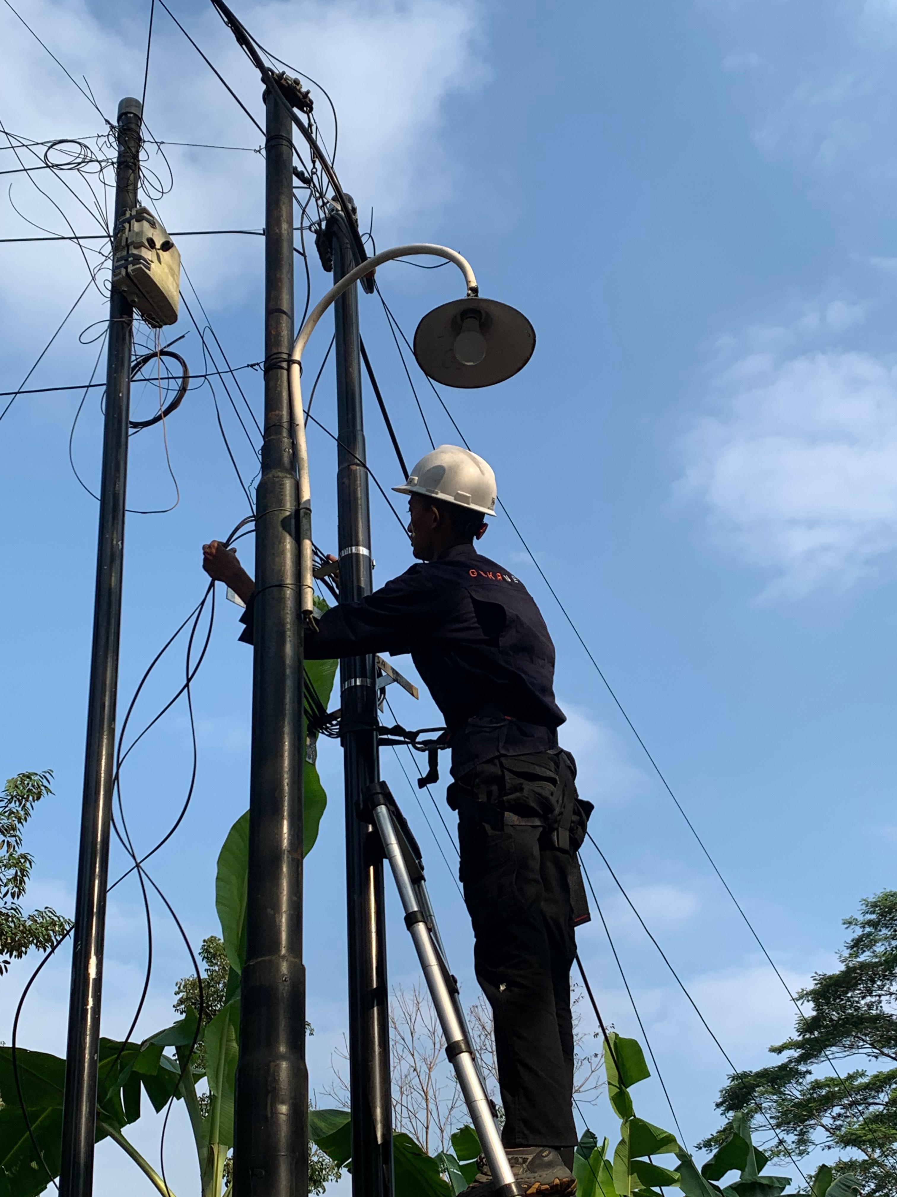 Instalasi Fiber Optik